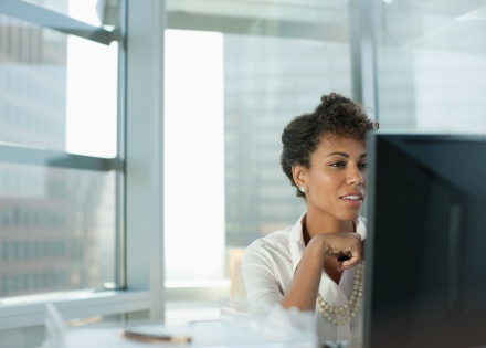 Global HR manager reads about how to get work authorization in Mexico