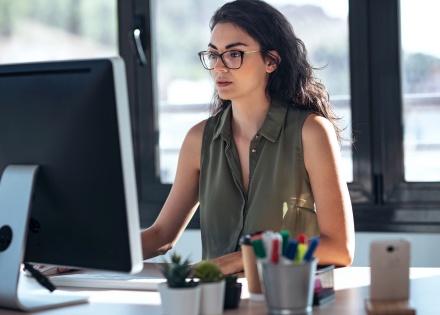 HR manager reading about Chilean work visas