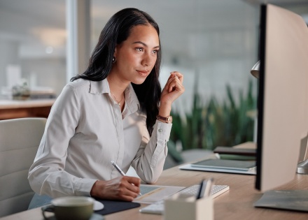 HR manager deciding which HR KPIs to track