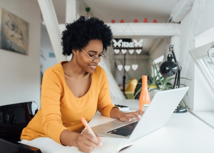 HR professional researching the role of microlearning in corporate training