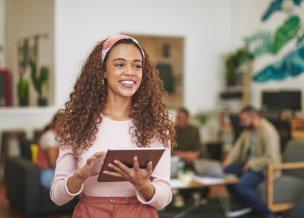 Global HR professional discussing the average salary in the Philippines