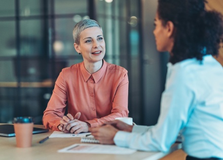 Female entrepreneur discussing a salary offer in Aruba