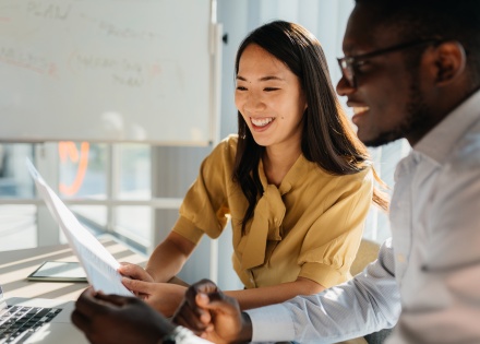 Global HR managers discussing payroll tax in Vietnam