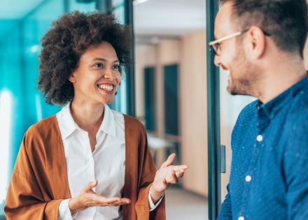 Global HR managers discussing payroll tax in Turkey