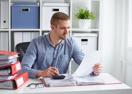 Global HR manager learning about payroll tax in the Netherlands