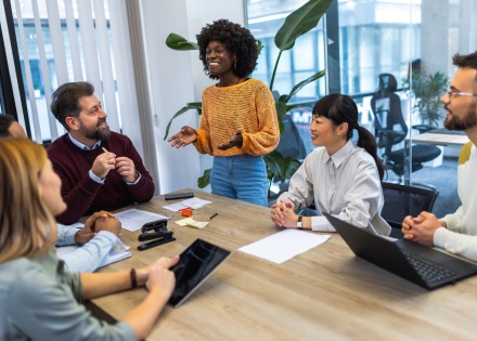 Global HR managers meeting to discuss business culture in Uzbekistan