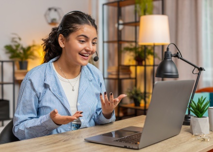 Global HR manager discussing the average salary in Namibia