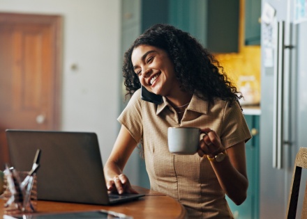 Global HR manager researching the average salary in Ghana