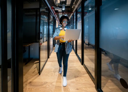 Global HR manager researching how to outsource SEO specialists