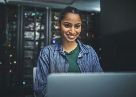 Global HR manager researching how to outsource data scientists