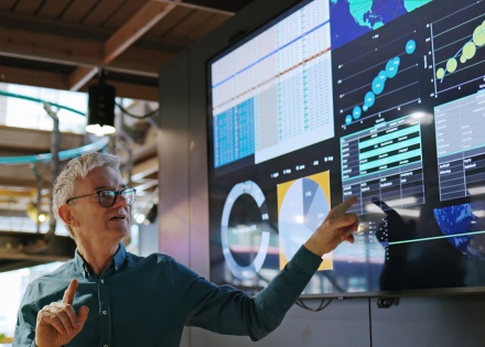 CHRO explaining how to outsource and hire security analysts