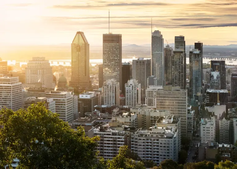 A Guide for U.S. Companies Hiring Employees in Canada _ header _ 2940x2100.jpg