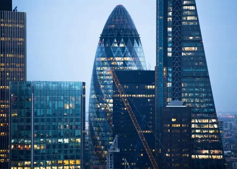 Employment Law in the United Kingdom_ A Complete Guide for Global Companies_ header image _ 2940x2100.jpg