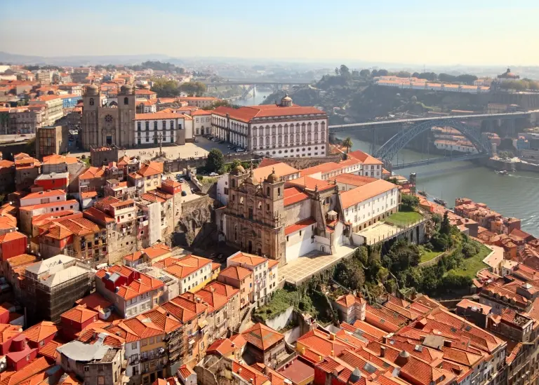 Three options for hiring and paying talent in Portugal _ header image _ 2940x2100.jpg