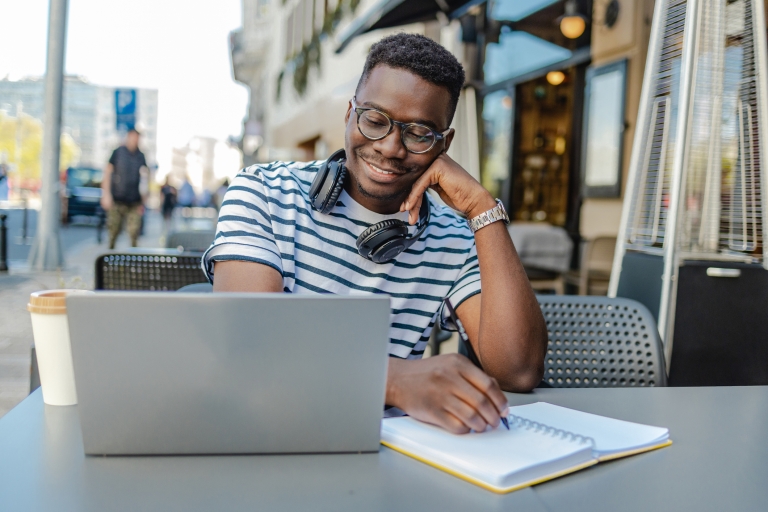 HR manager researching how to get work authorization in Cote d'Ivoire