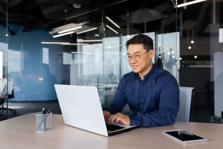 HR manager researches how to get work authorization in China.jpg