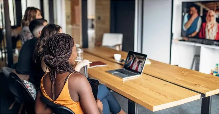 Blog-Image--4-Tips-for-Communicating-with-Your-Global-Team