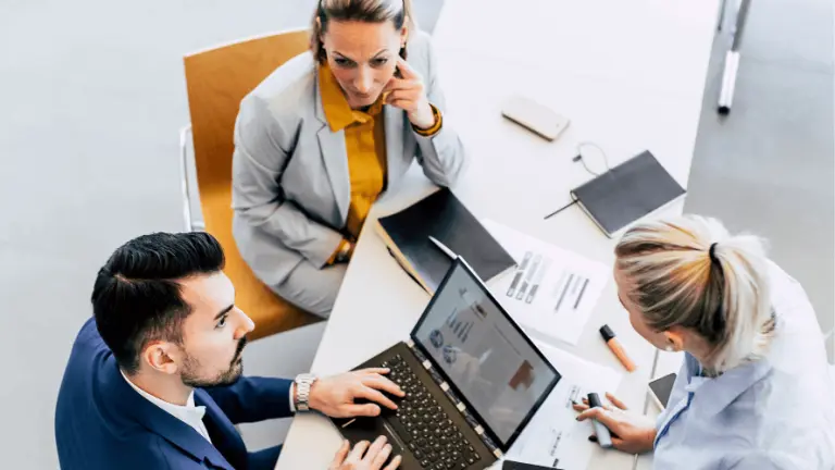 Blog-Image--Three-Ways-an-Employer-of-Record-Improves-Your-Employee-Experience (1)