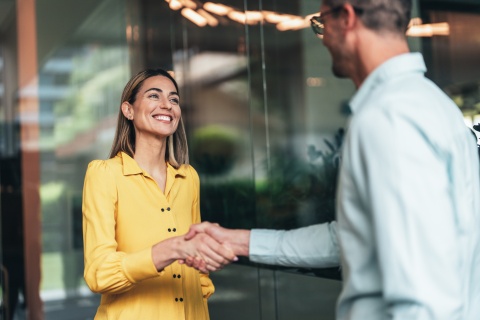 Global hiring team meeting to discuss hiring on Reunion Island