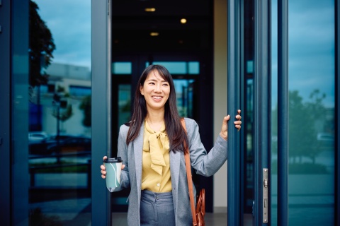 HR manager thinking about the average salary in China