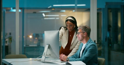 Global HR managers researching payroll tax in South Africa