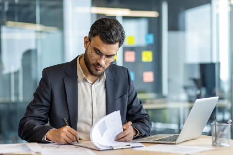 HR manager researching the average salary in Guinea Bissau